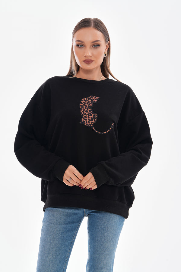 Sweatshirt with tiger embroidery on the chest