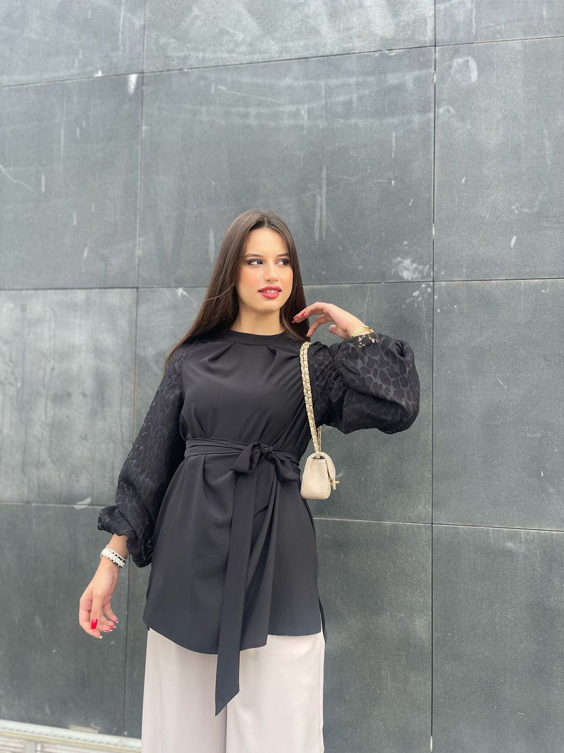 details puff sleeves blouse