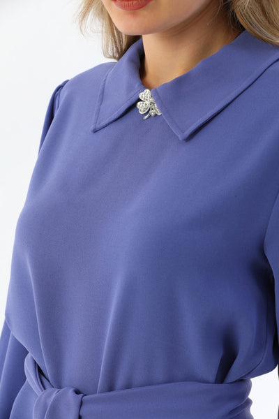 wide style takim with leaf broach on collar