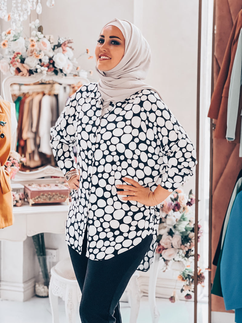big dots  Black shirt