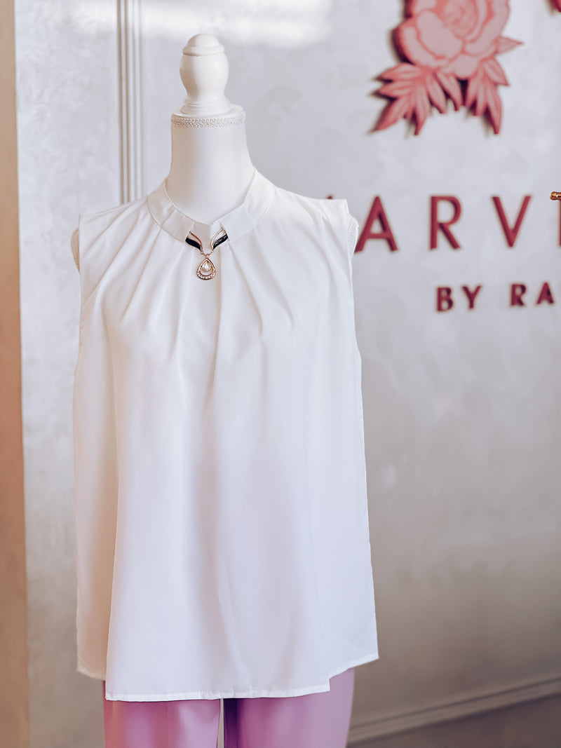 inner blouse with  necklace