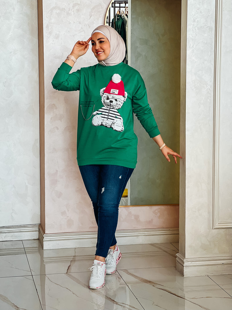 sweat shirt with triko hat bear