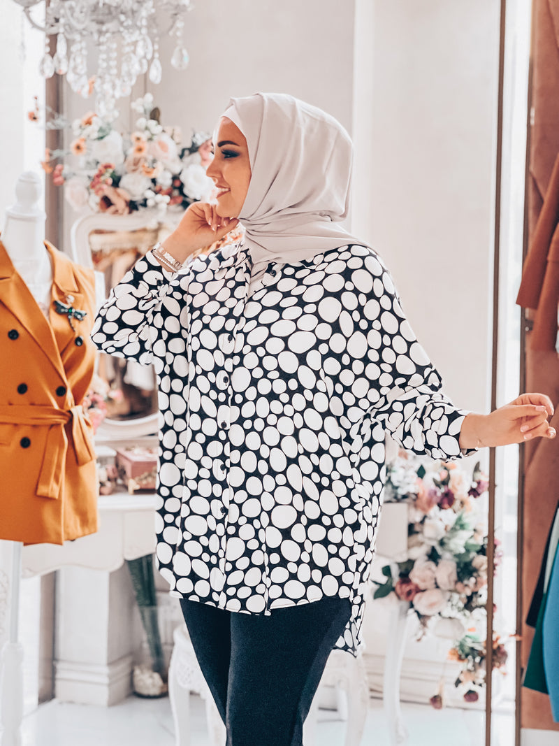 big dots  Black shirt