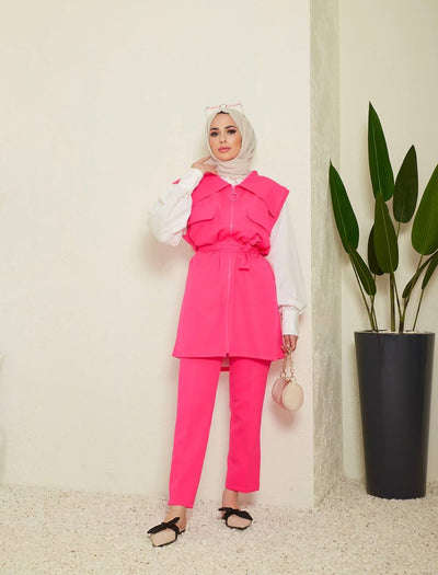 large collaRed zipped vest training suite